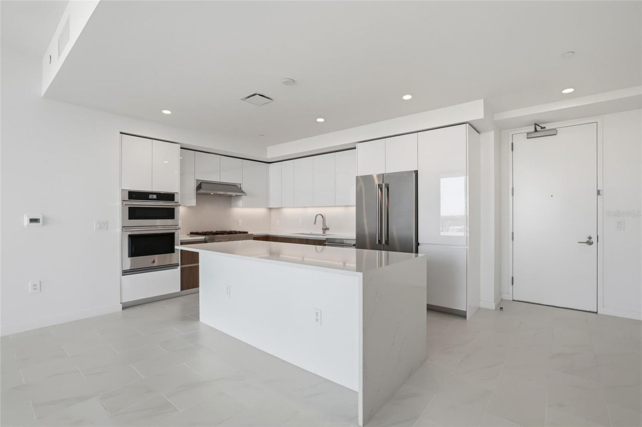 400 Central Avenue, Unit 1002, Saint Petersburg, FL 33701 Photo