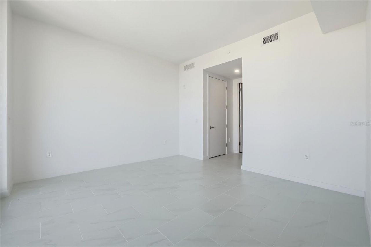 400 Central Avenue, Unit 1002, Saint Petersburg, FL 33701 Photo