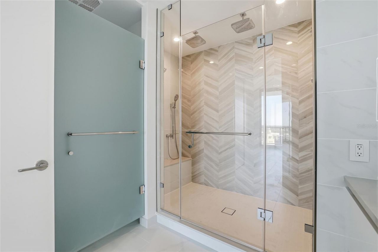 400 Central Avenue, Unit 1002, Saint Petersburg, FL 33701 Photo