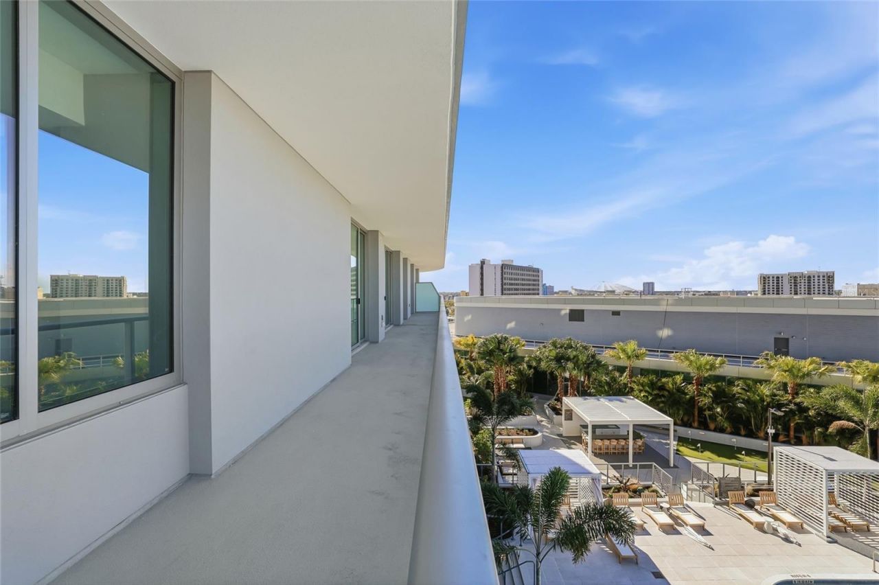 400 Central Avenue, Unit 1002, Saint Petersburg, FL 33701 Photo