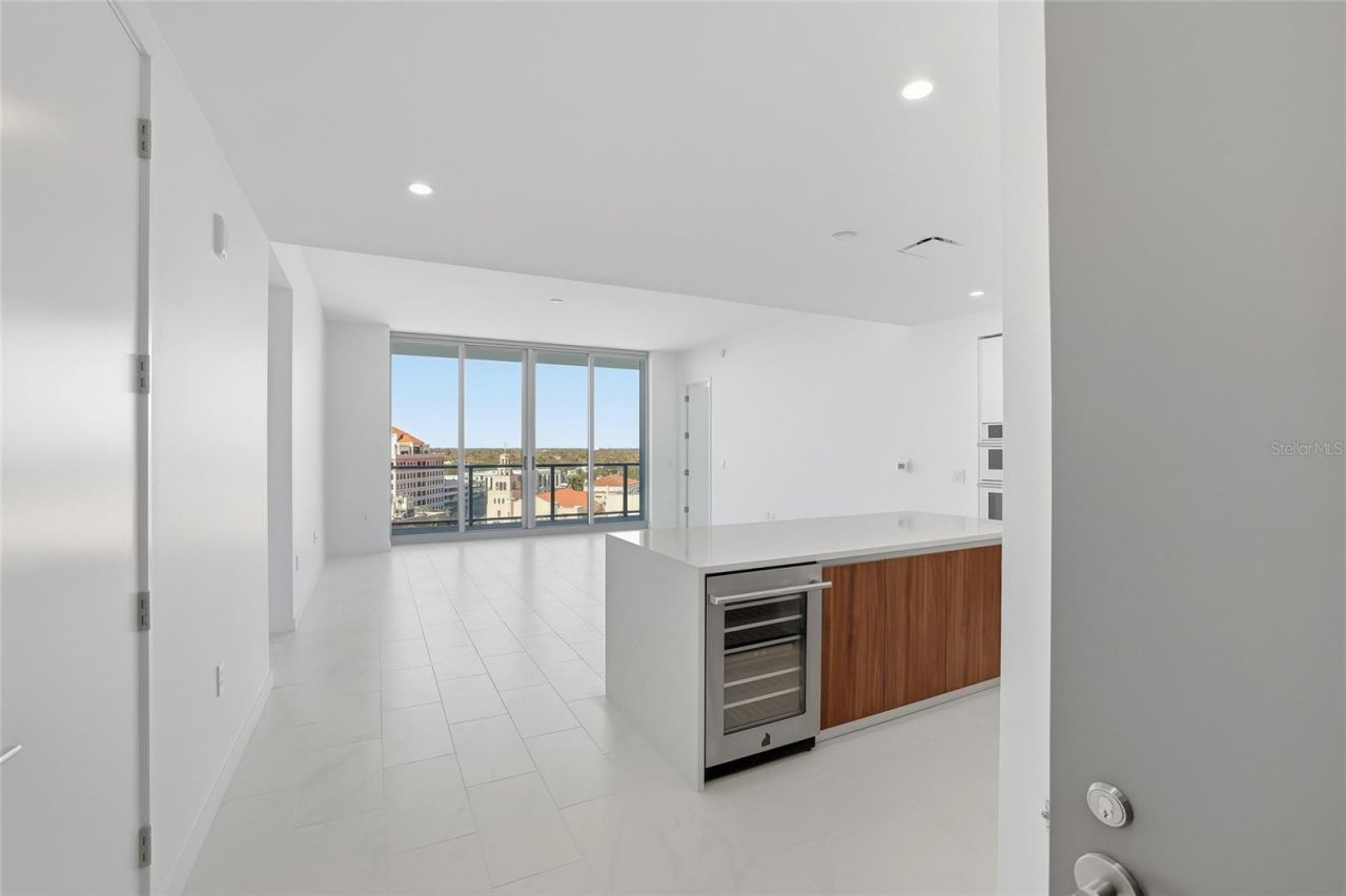 400 Central Avenue, Unit 1002, Saint Petersburg, FL 33701 Photo