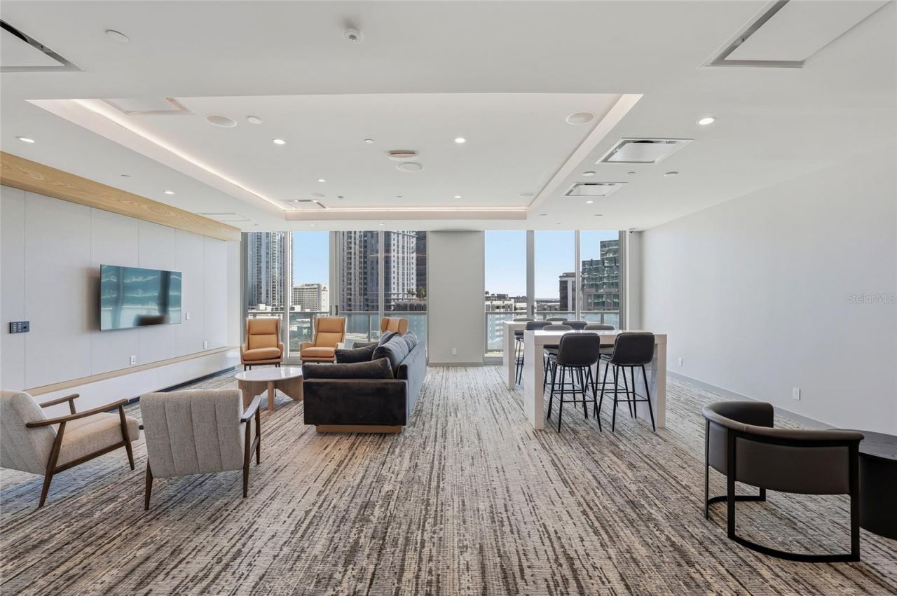 400 Central Avenue, Unit 1002, Saint Petersburg, FL 33701 Photo