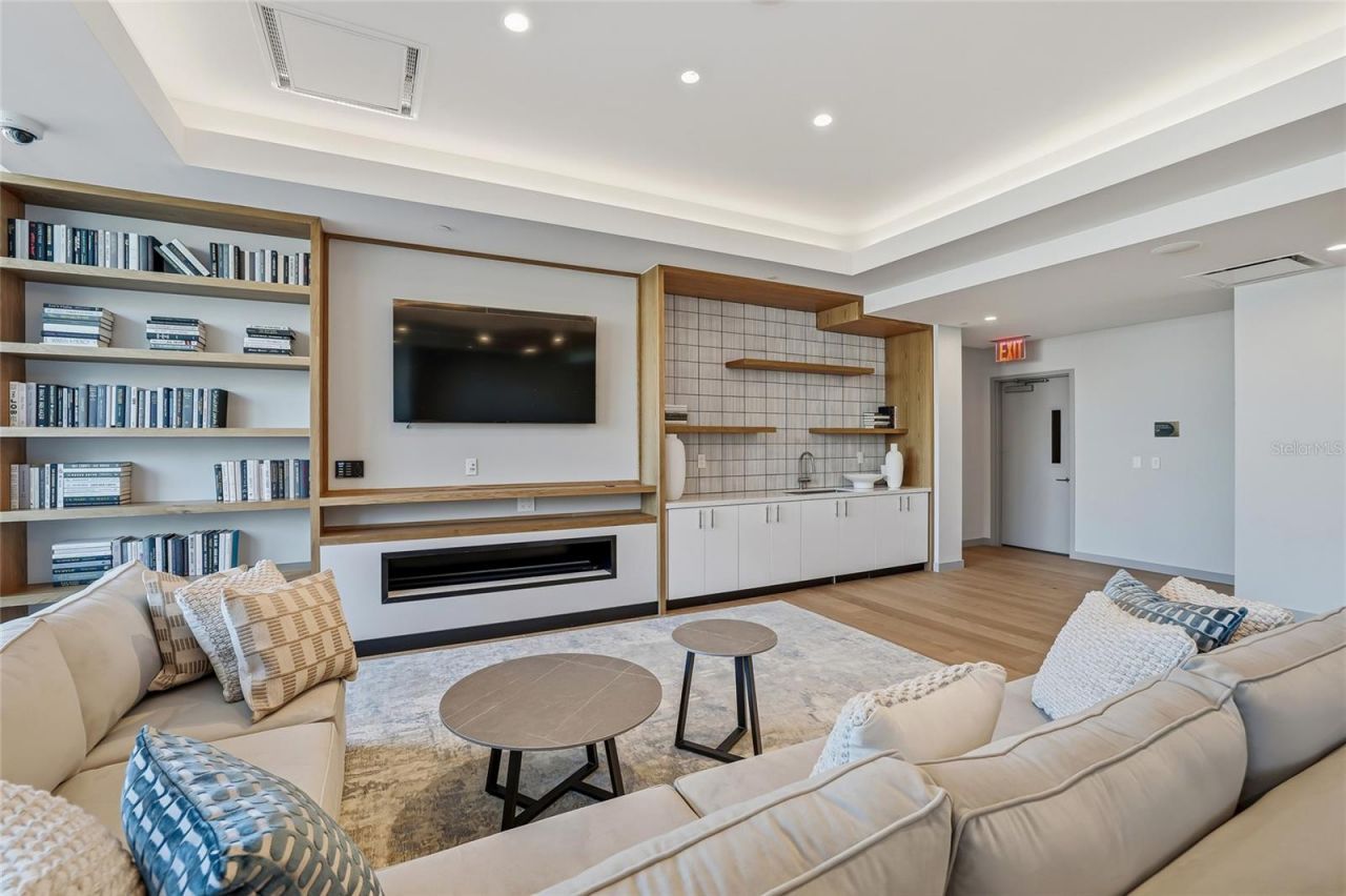 400 Central Avenue, Unit 1002, Saint Petersburg, FL 33701 Photo