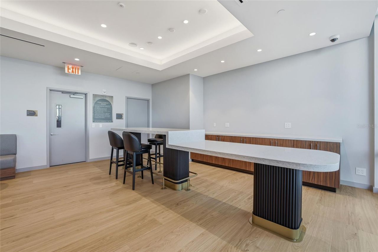 400 Central Avenue, Unit 1002, Saint Petersburg, FL 33701 Photo