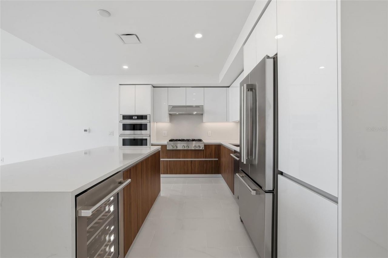 400 Central Avenue, Unit 1002, Saint Petersburg, FL 33701 Photo