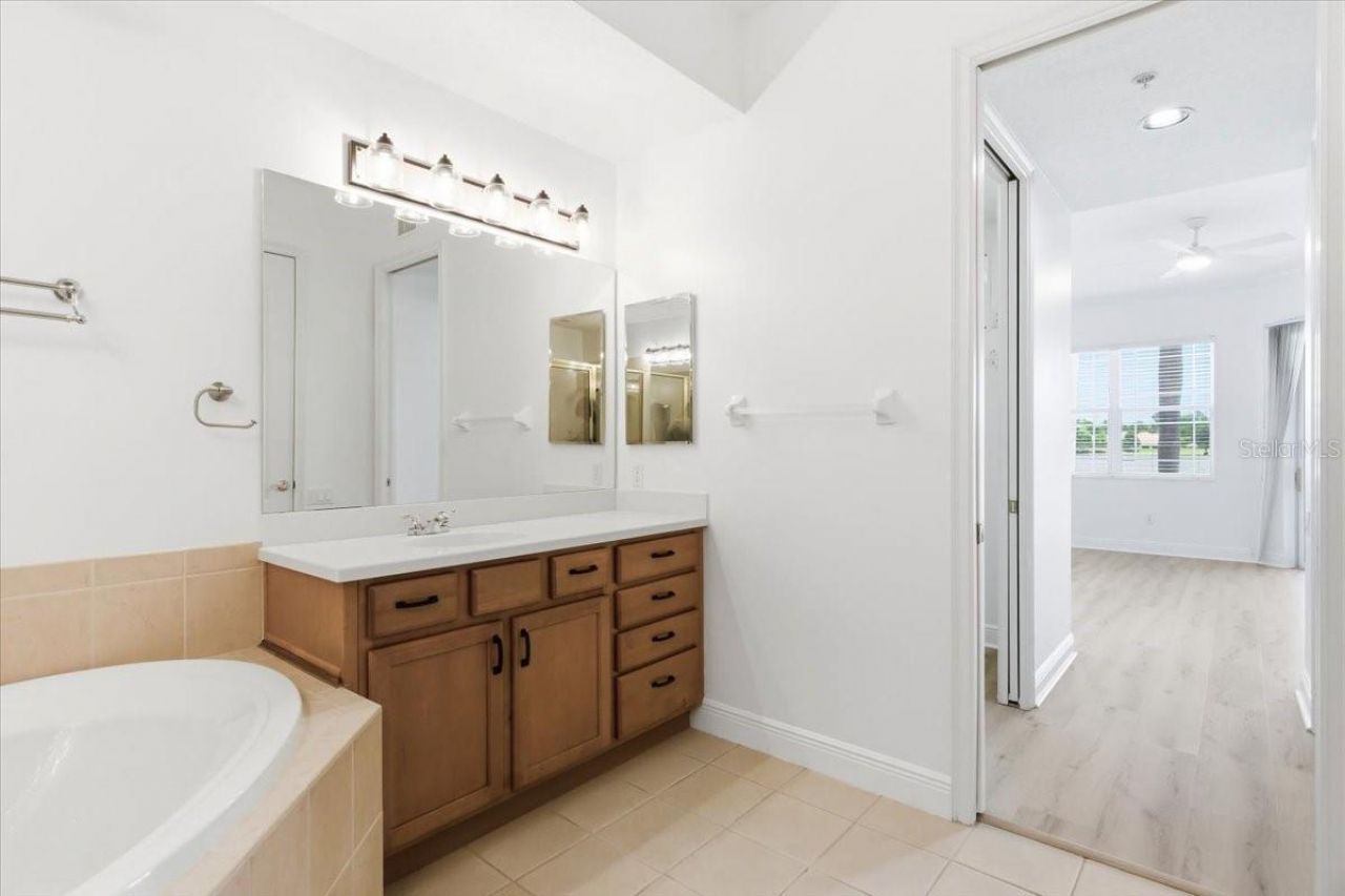 6515 Moorings Point Circle, Unit 102, Lakewood Ranch, FL 34202 Photo