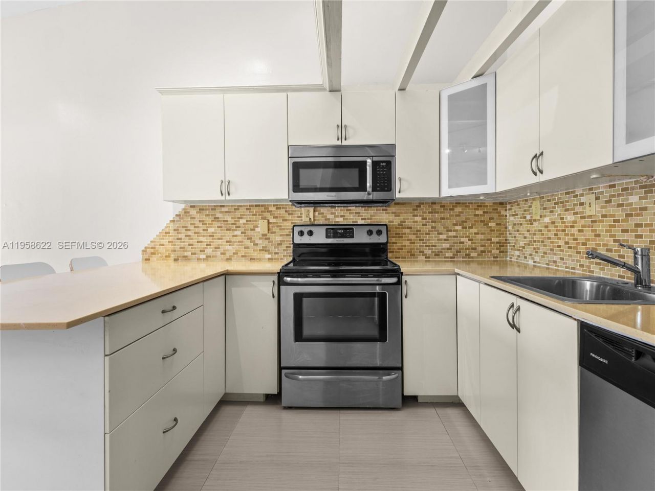 3637 NW 99th Ter, Unit 9B, Sunrise, FL 33351 Photo