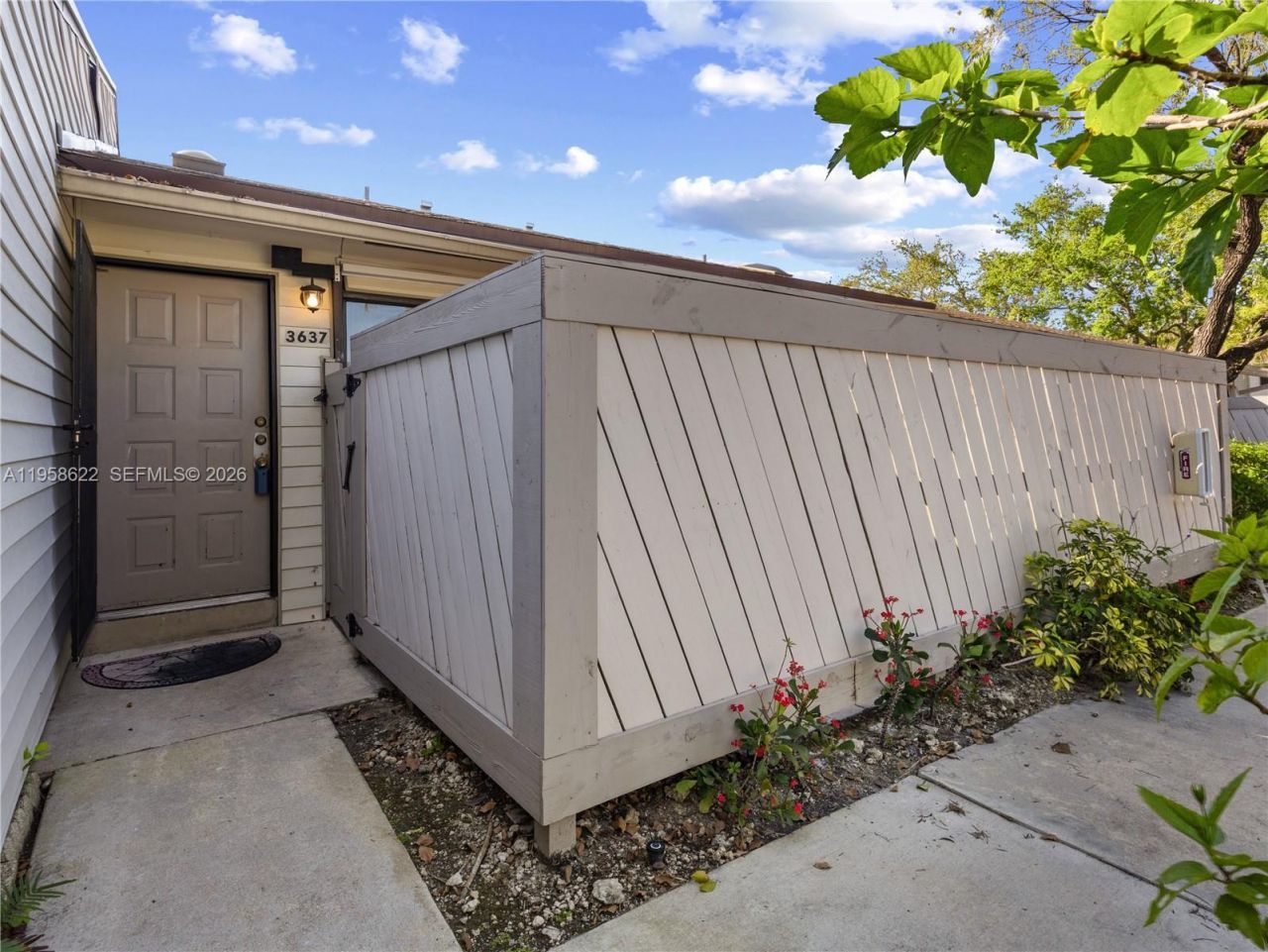 3637 NW 99th Ter, Unit 9B, Sunrise, FL 33351 Photo