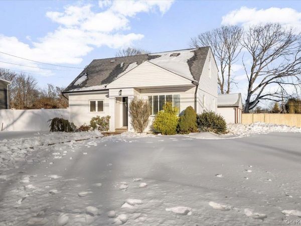 1347 Gardiner Drive, Bay Shore, NY 11706