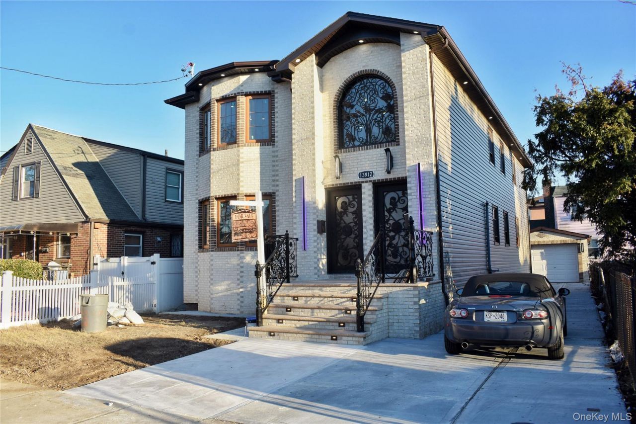 13912 111th Avenue, Jamaica, NY 11435 Main Photo