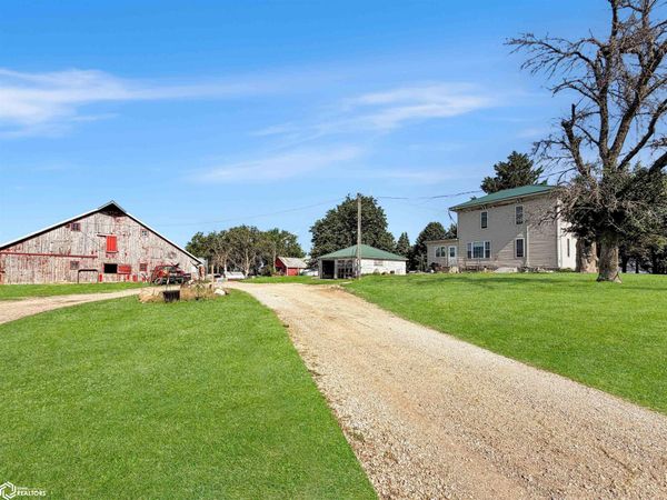 1950 F Avenue, Gladbrook, IA 50635
