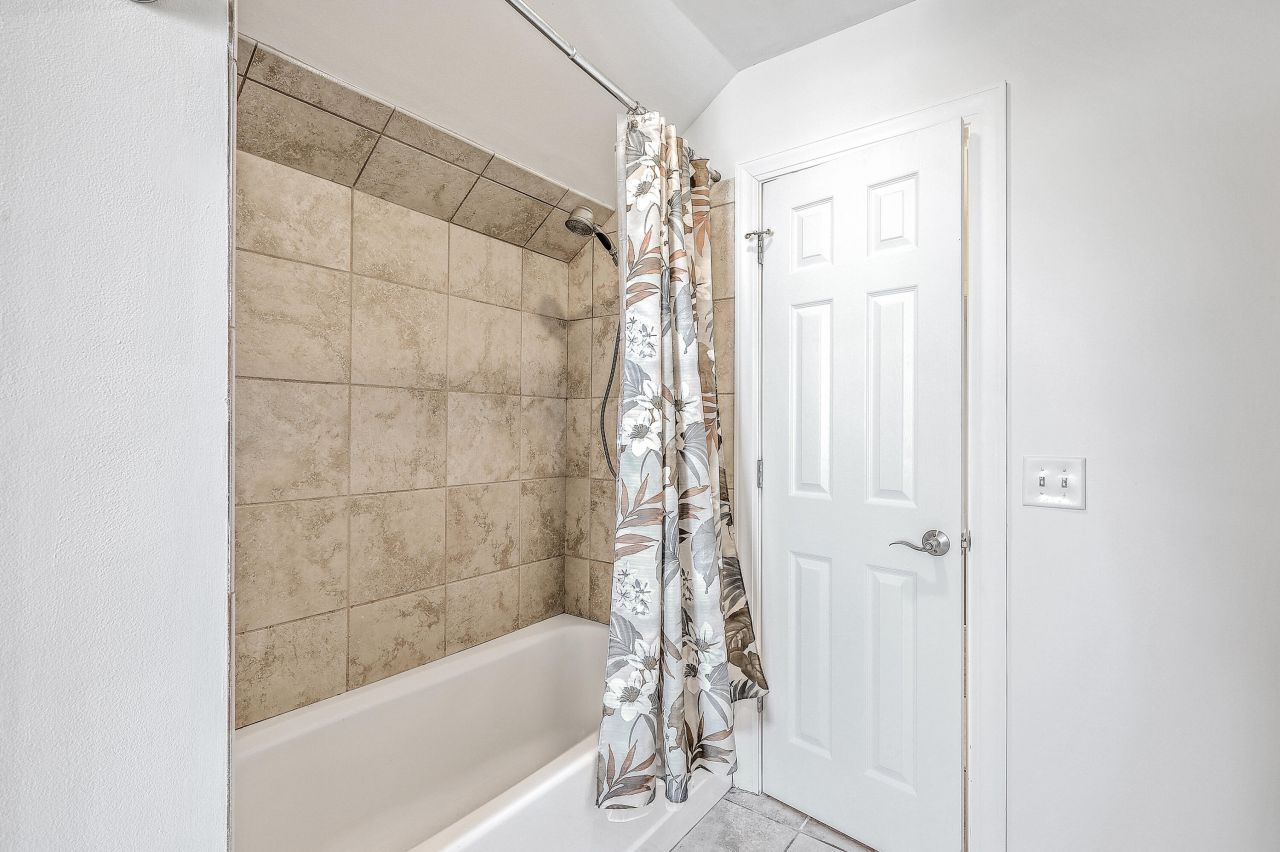 7 Seahorse Court Photo 28