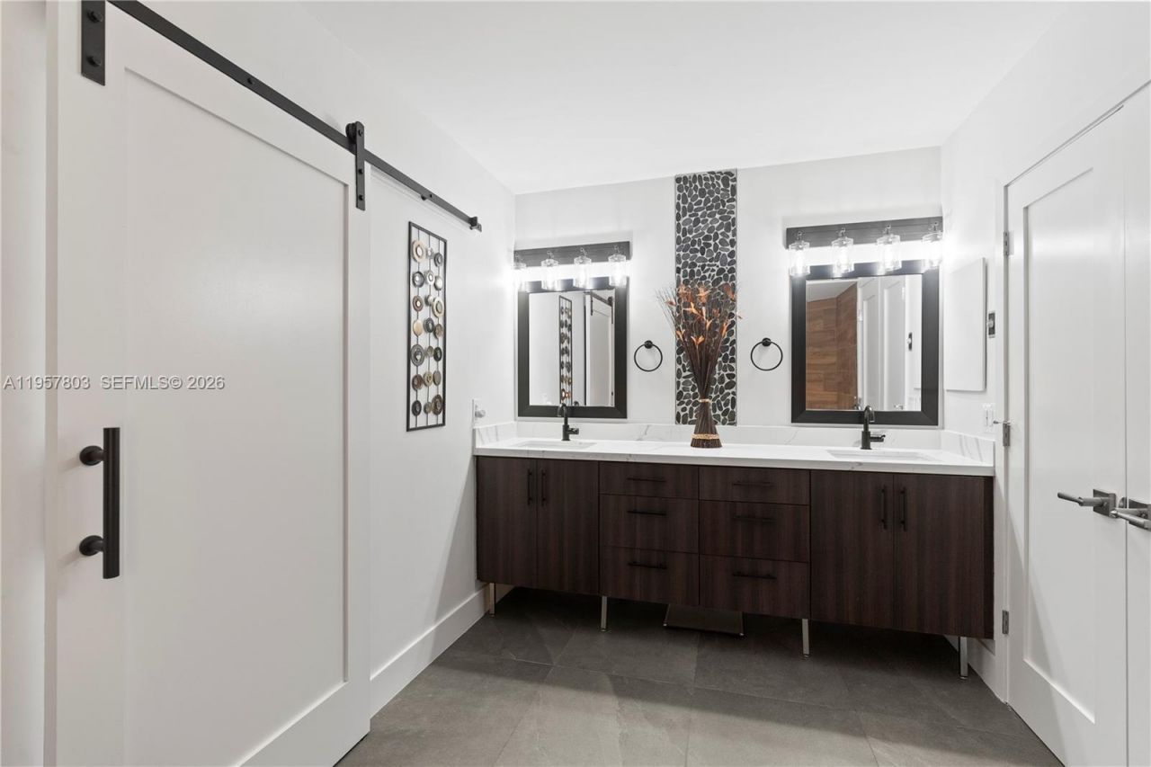 3600 Mystic Pointe Dr , Unit 306, Aventura, FL 33180 Photo