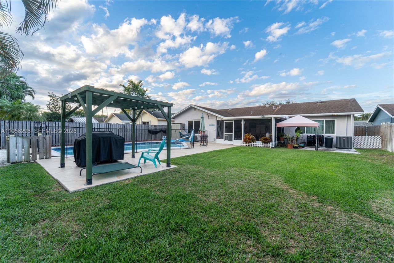 10760 NW 21st St, Sunrise, FL 33322 Photo