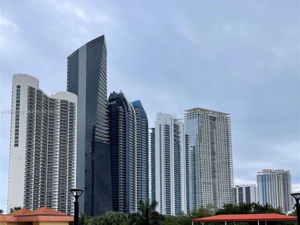 210 174th St , Unit 309, Sunny Isles Beach, FL 33160