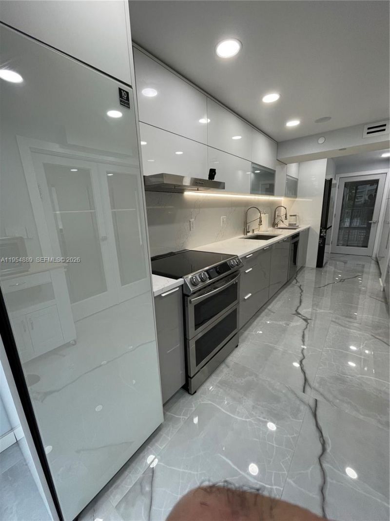 210 174th St , Unit 309, Sunny Isles Beach, FL 33160 Photo