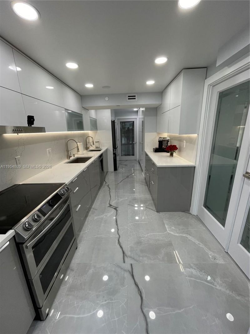 210 174th St , Unit 309, Sunny Isles Beach, FL 33160 Photo