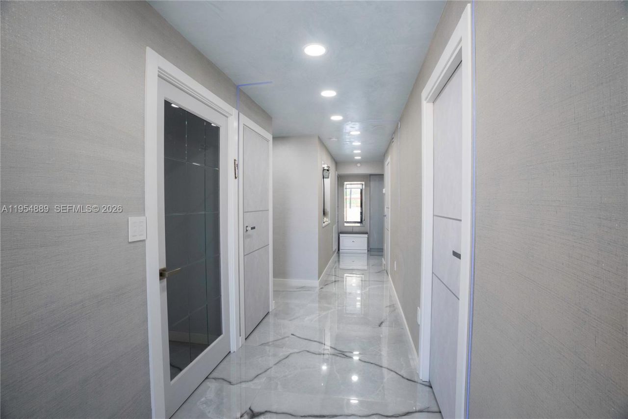 210 174th St, Unit 309, Sunny Isles Beach, FL 33160 Photo