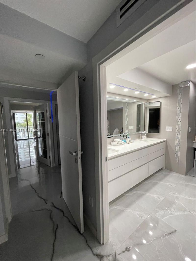 210 174th St , Unit 309, Sunny Isles Beach, FL 33160 Photo