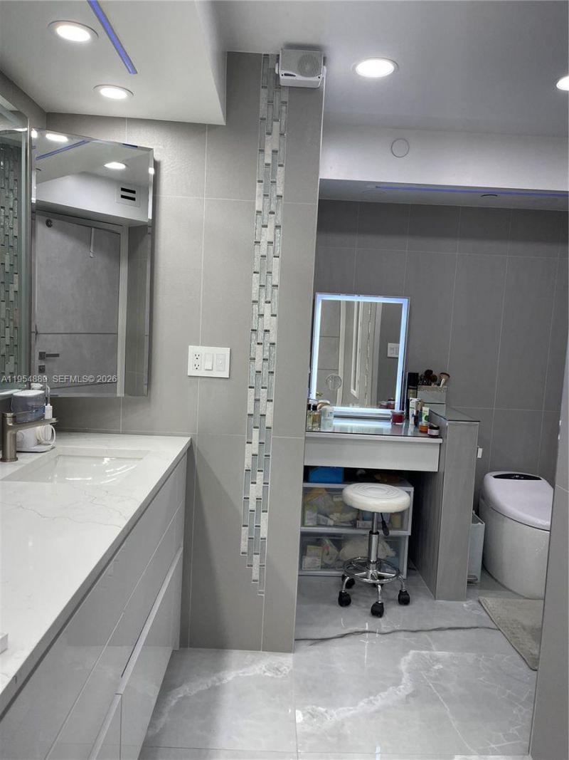210 174th St , Unit 309, Sunny Isles Beach, FL 33160 Photo