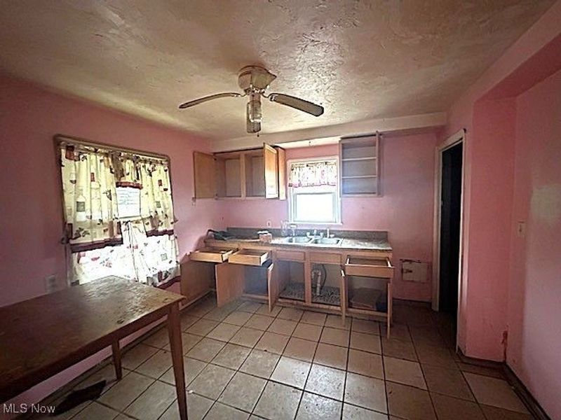 4761 E 173rd Street, Cleveland, OH 44128 Photo 3