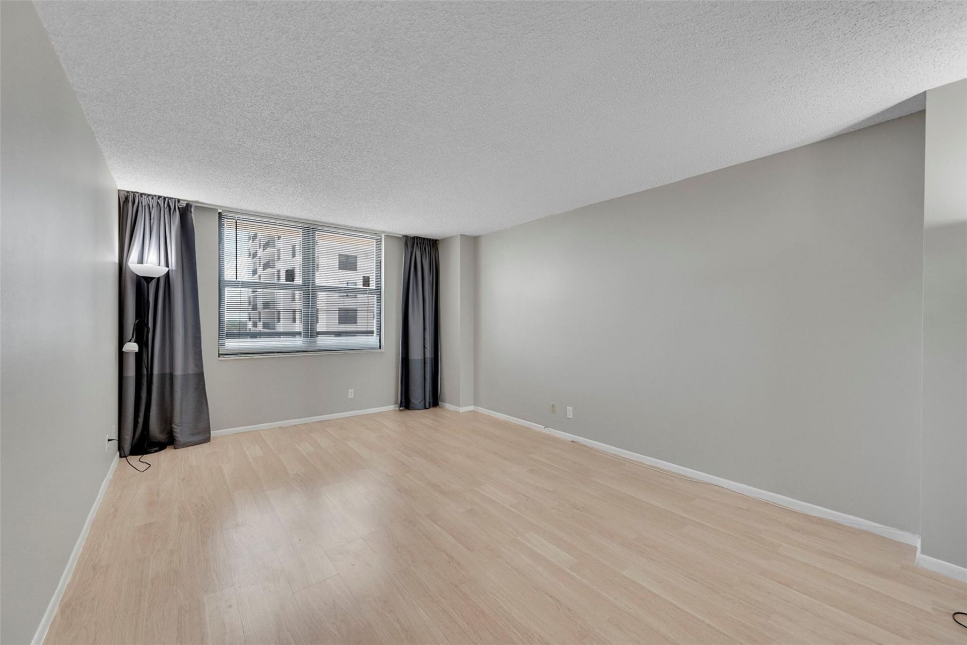 2301 S Ocean Drive, Unit 1006, Hollywood, FL 33019 Photo