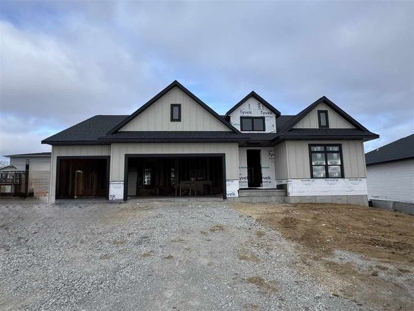 616 Rock Ridge Rd, Tiffin, IA 52340