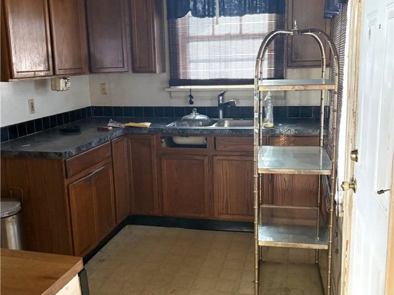 445 Noah Avenue, Akron, OH 44320 Photo 4