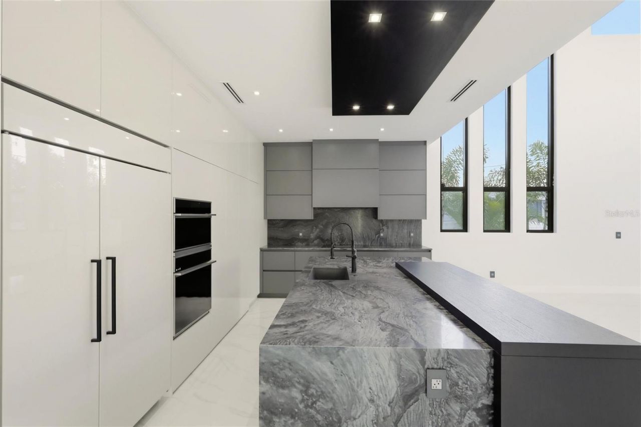 2089 Arlington Street, Sarasota, FL 34239 Photo