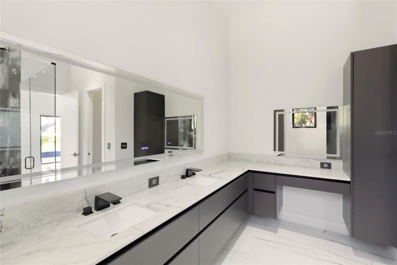 2089 Arlington Street, Sarasota, FL 34239 Photo