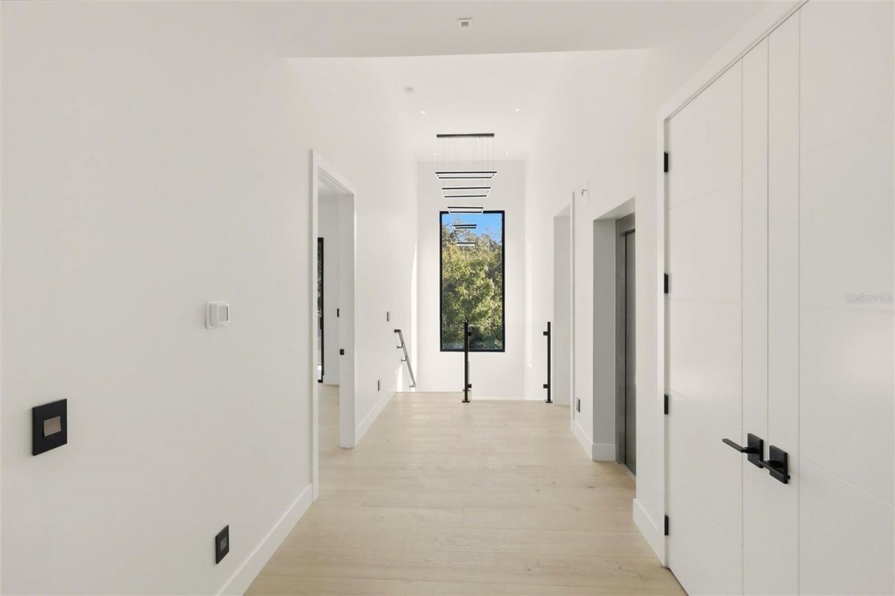 2089 Arlington Street, Sarasota, FL 34239 Photo