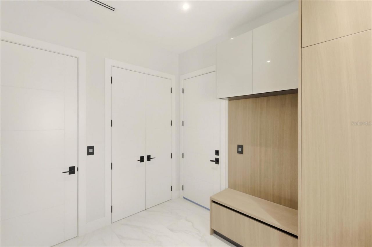 2089 Arlington Street, Sarasota, FL 34239 Photo