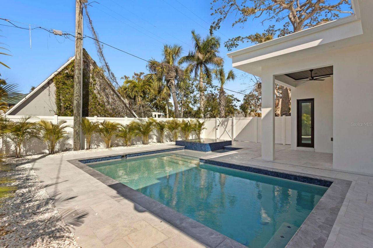 2089 Arlington Street, Sarasota, FL 34239 Photo