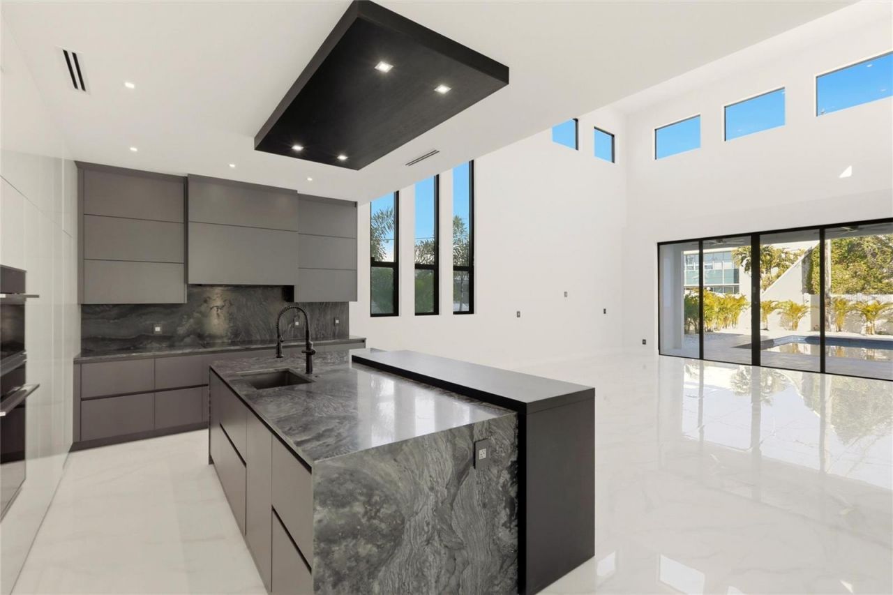 2089 Arlington Street, Sarasota, FL 34239 Photo