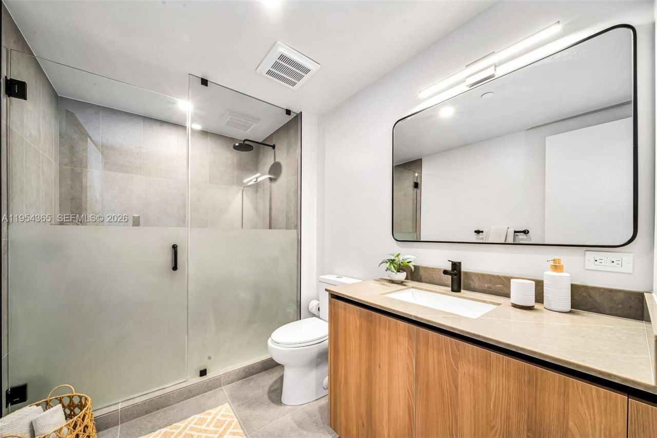 121 NE 5th St, Unit 1608, Miami, FL 33143 Photo