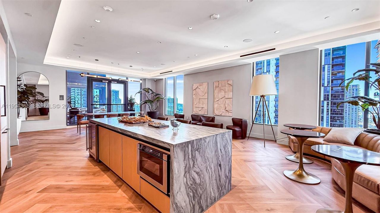 121 NE 5th St, Unit 1608, Miami, FL 33143 Photo