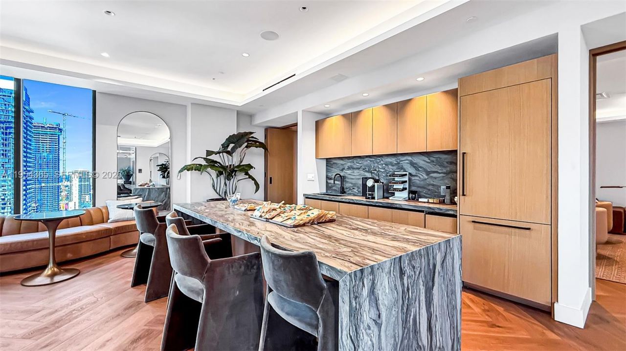 121 NE 5th St, Unit 1608, Miami, FL 33143 Photo