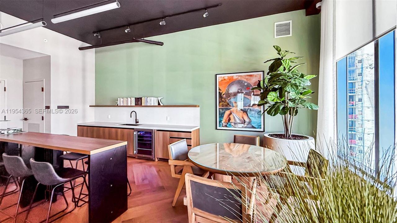 121 NE 5th St, Unit 1608, Miami, FL 33143 Photo