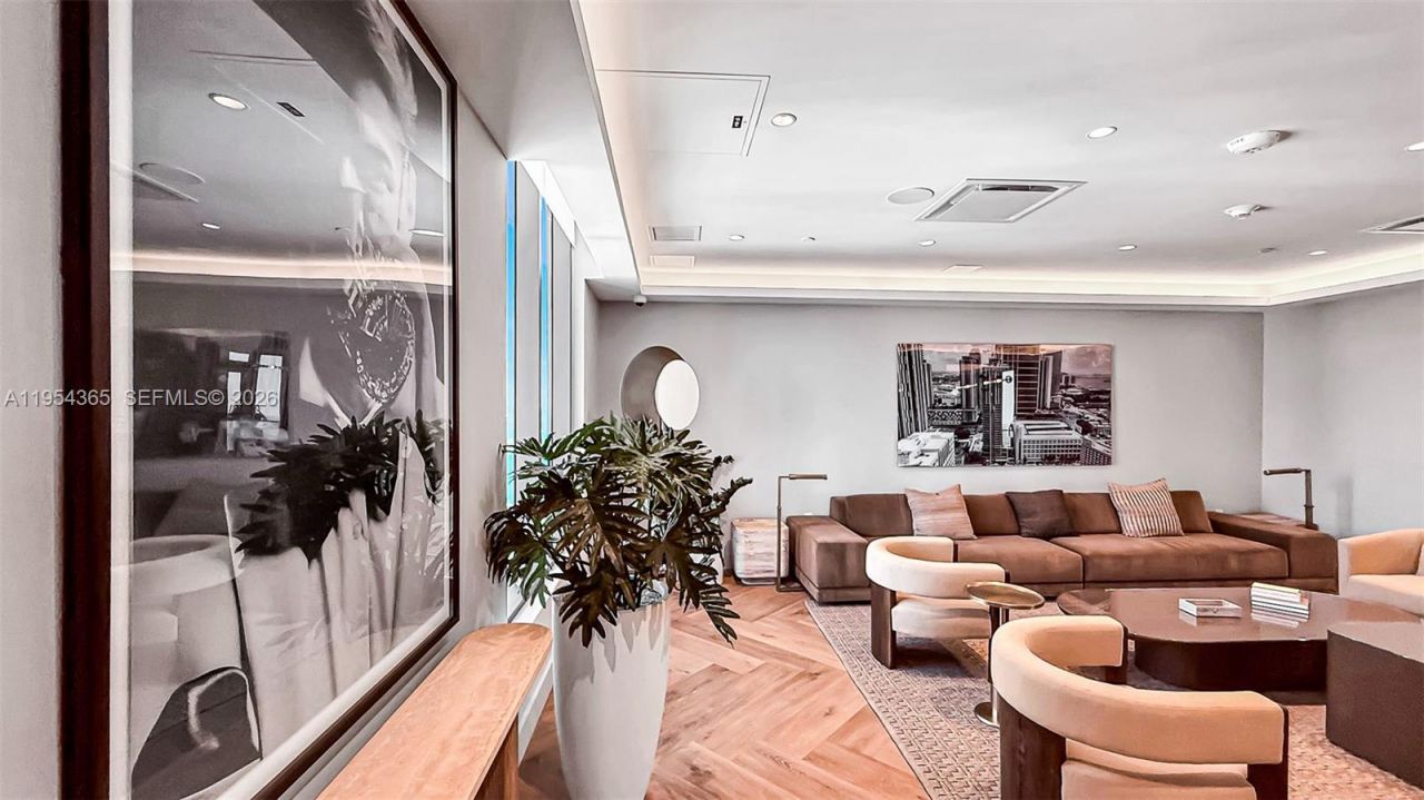 121 NE 5th St, Unit 1608, Miami, FL 33143 Photo