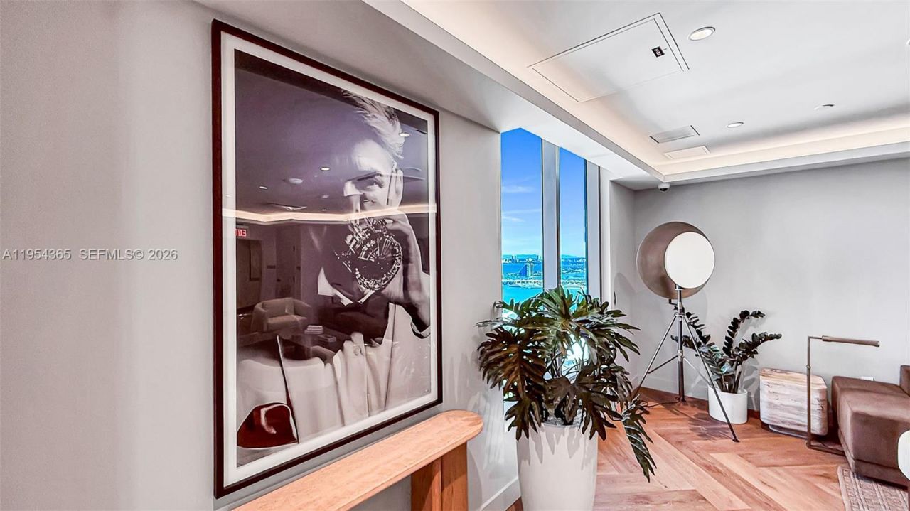 121 NE 5th St, Unit 1608, Miami, FL 33143 Photo