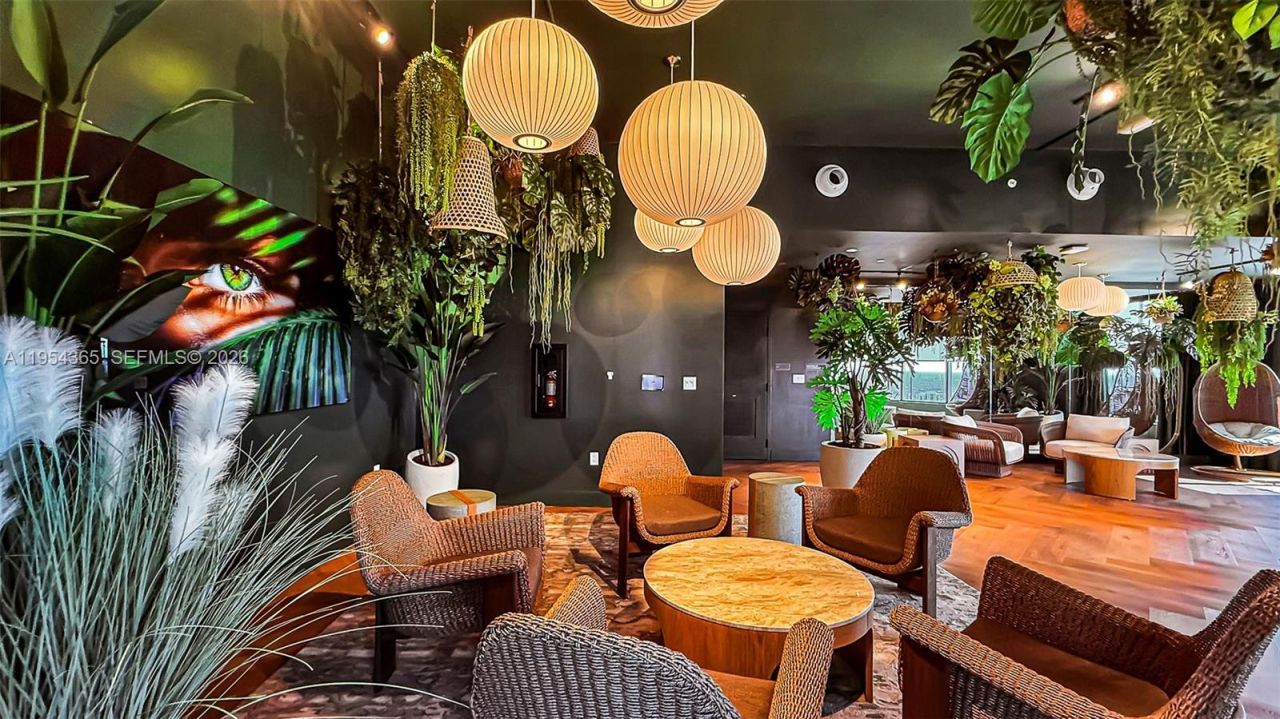 121 NE 5th St, Unit 1608, Miami, FL 33143 Photo