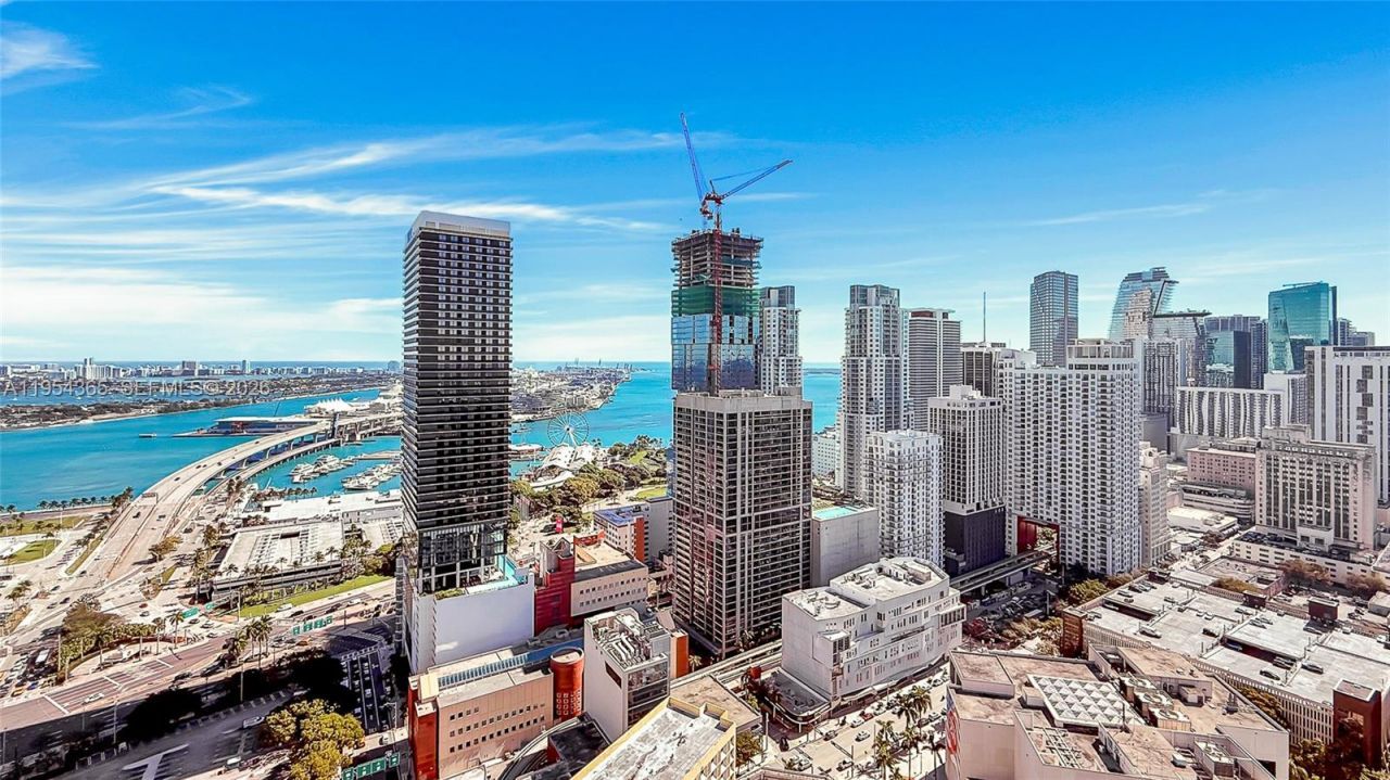 121 NE 5th St, Unit 1608, Miami, FL 33143 Photo