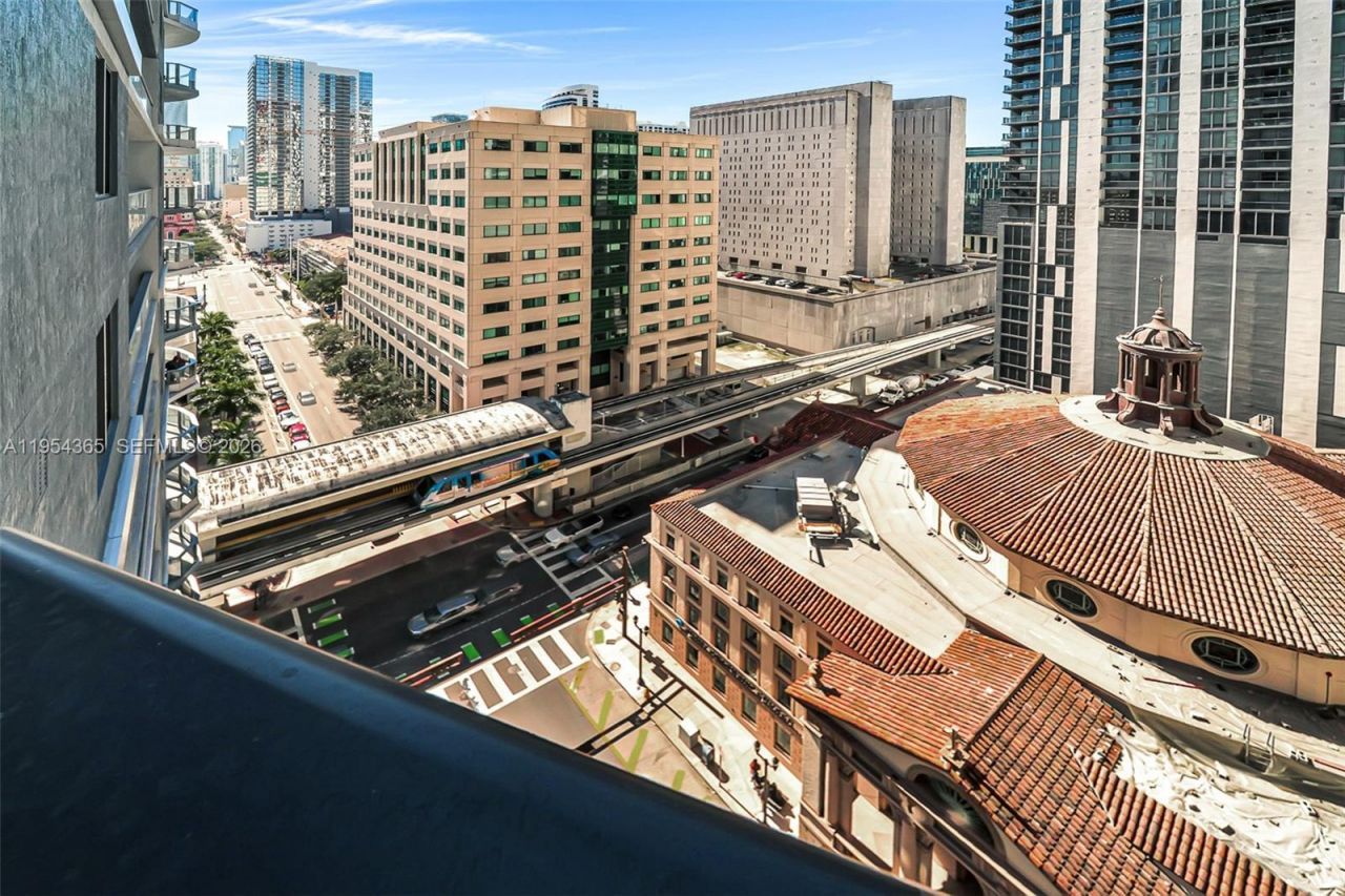 121 NE 5th St, Unit 1608, Miami, FL 33143 Photo