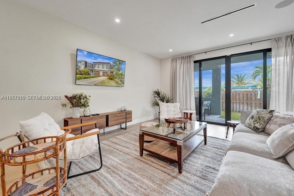 1101 NE 16th Ter , Unit TH#1, Fort Lauderdale, FL 33304 Photo