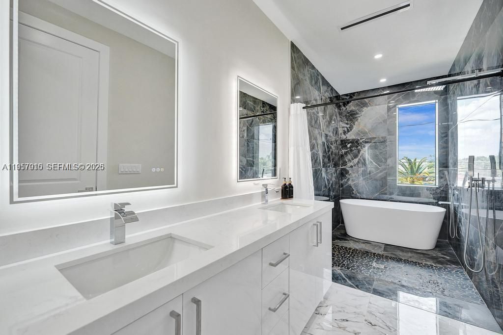 1101 NE 16th Ter , Unit TH#1, Fort Lauderdale, FL 33304 Photo