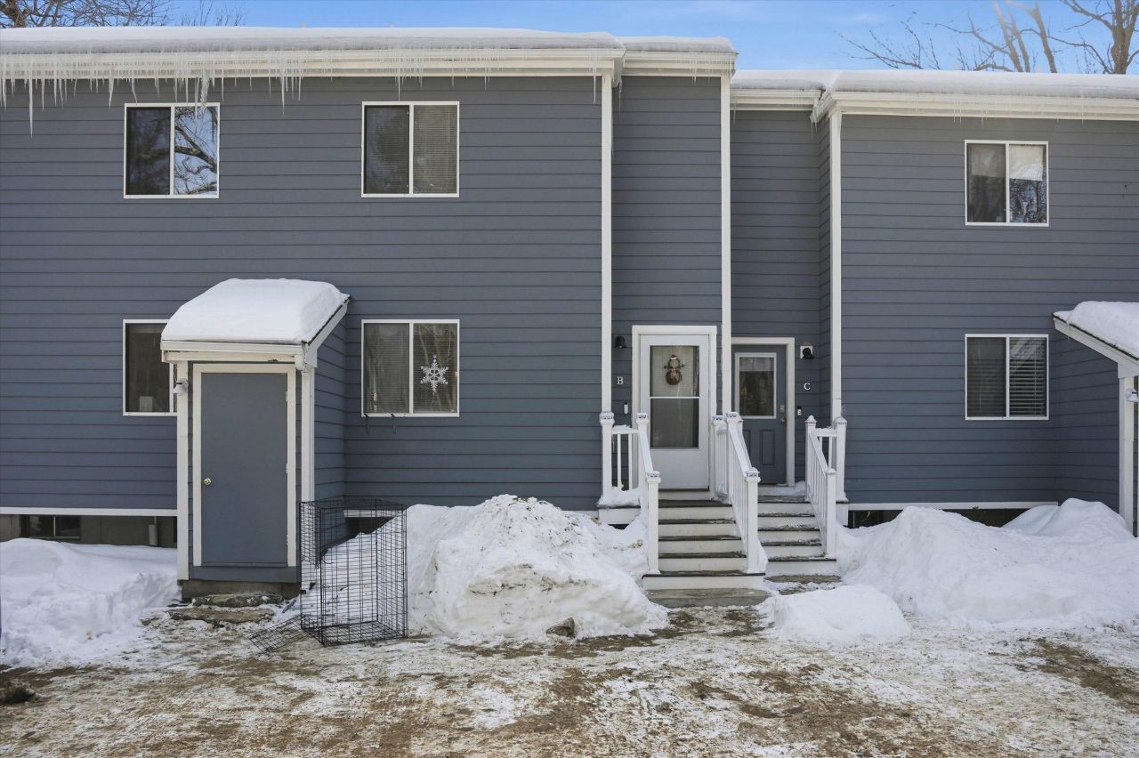 39 Apple Lane, Unit B, Hollis, NH 03049 Main Photo