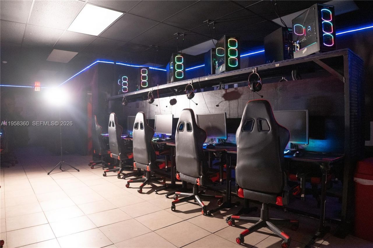 8600 W State Road 84 , Davie, FL 33324 Photo