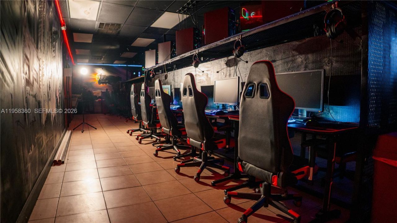 8600 W State Road 84 , Davie, FL 33324 Photo