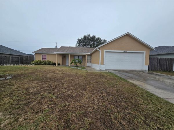 4673 SW Obelisk St, Port St. Lucie, FL 34953