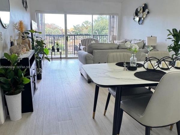 8801 Wiles Rd , Unit 308, Coral Springs, FL 33067